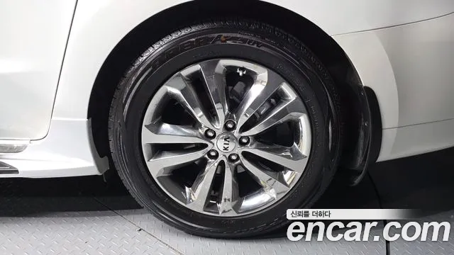 Kia Carnival 2017 thumb 4