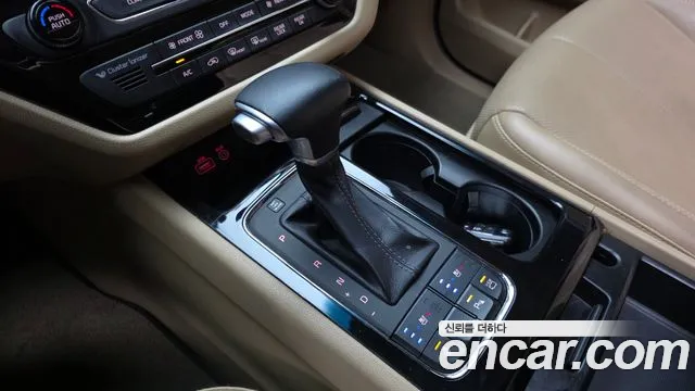 Kia Carnival 2017 thumb 8