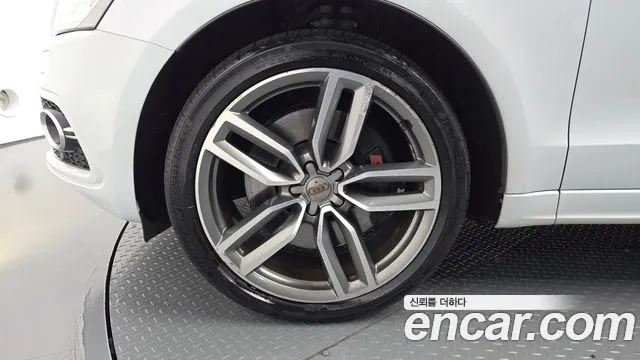 Audi SQ5 2015 thumb 4