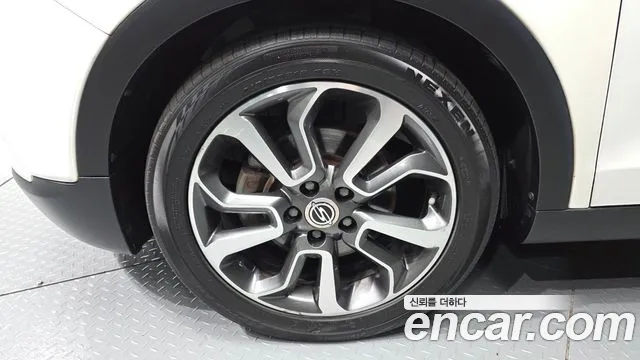 KG_Mobility_Ssangyong TIBOLI 2016 thumb 5