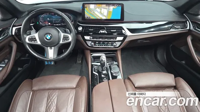 BMW 5-Series 2023 thumb 7