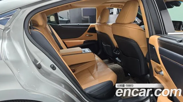 Lexus ES 2024 thumb 10