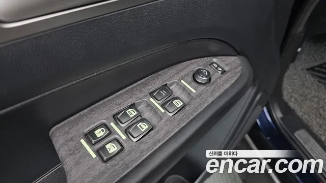KG_Mobility_Ssangyong Rexton 2018 thumb 11
