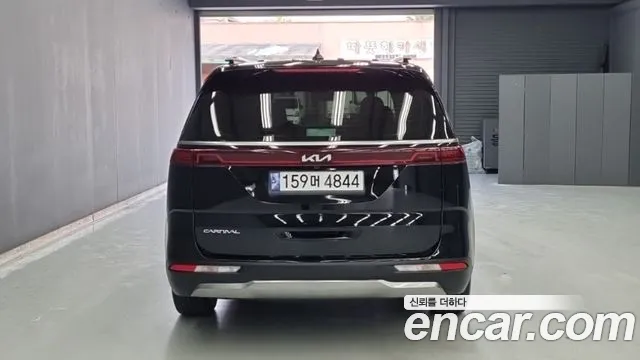 Kia Carnival 2022 thumb 4