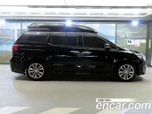 Kia Carnival 2018 thumb 3