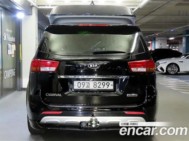 Kia Carnival 2018 thumb 5