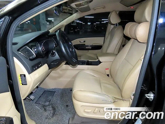 Kia Carnival 2018 thumb 6