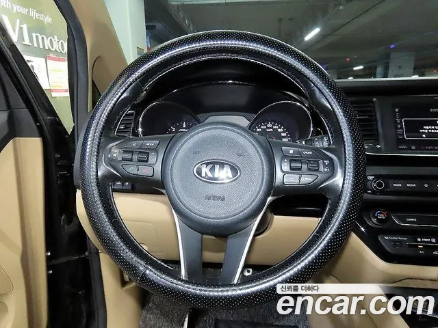 Kia Carnival 2018 thumb 8