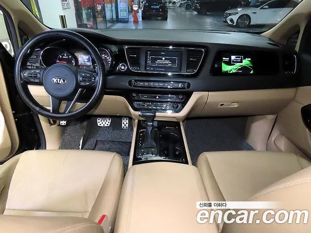 Kia Carnival 2018 thumb 9