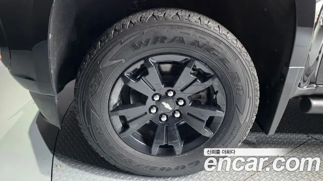 ChevroletGMDaewoo Colorado 2022 thumb 5