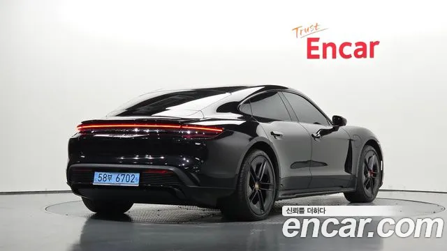 Porsche Taycan 2025 thumb 2