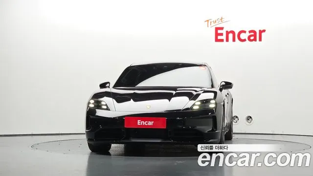 Porsche Taycan 2025 thumb 3