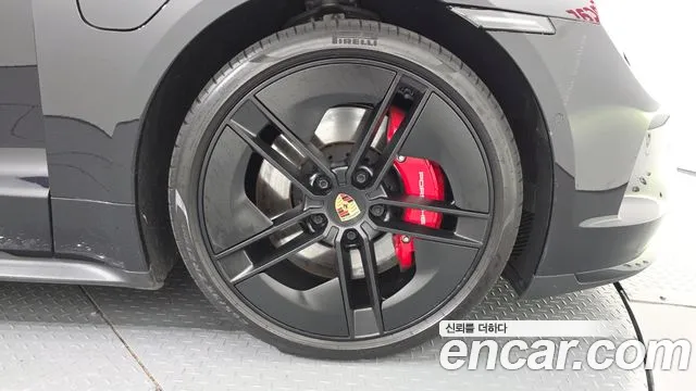 Porsche Taycan 2025 thumb 5