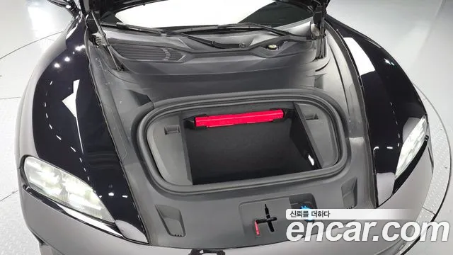 Porsche Taycan 2025 thumb 6