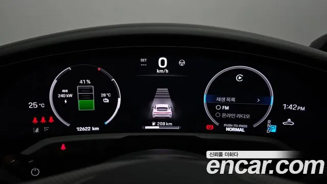Porsche Taycan 2025 thumb 8