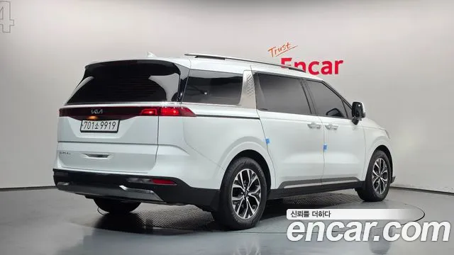 Kia Carnival 2022 thumb 2