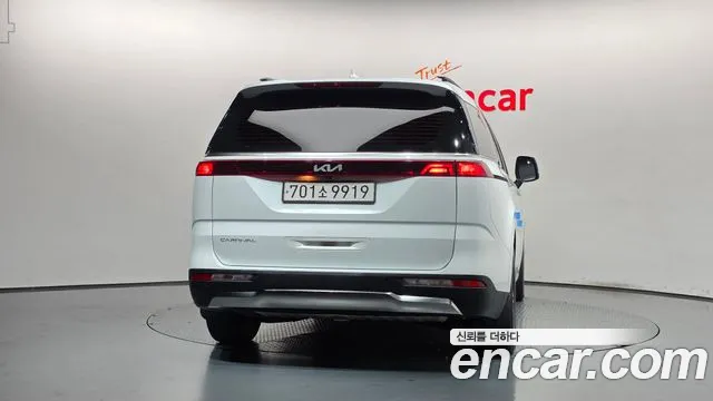 Kia Carnival 2022 thumb 4