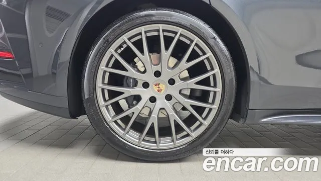 Porsche Panamera 2024 thumb 4