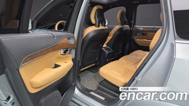 Volvo XC90 2018 thumb 12