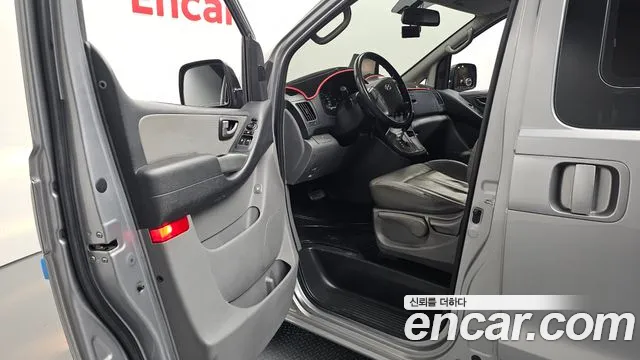 Hyundai Starex 2012 thumb 10