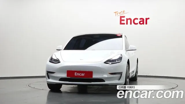Tesla Model 3 2020 thumb 3