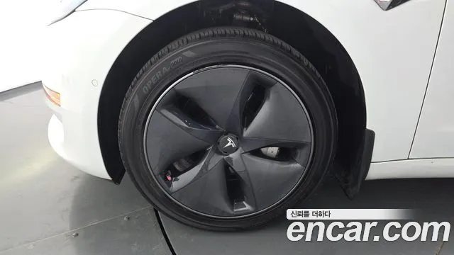 Tesla Model 3 2020 thumb 5