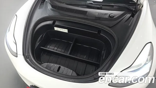 Tesla Model 3 2020 thumb 6