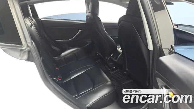 Tesla Model 3 2020 thumb 11