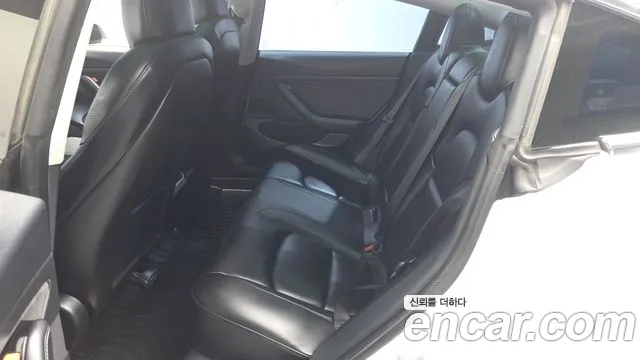 Tesla Model 3 2020 thumb 12