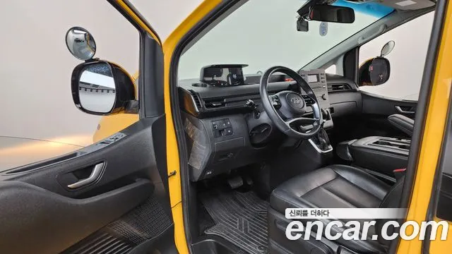 Hyundai Staria 2021 thumb 10