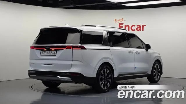 Kia Carnival 2022 thumb 2