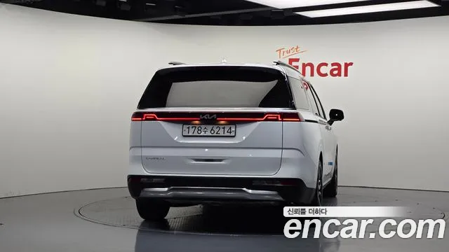 Kia Carnival 2022 thumb 4