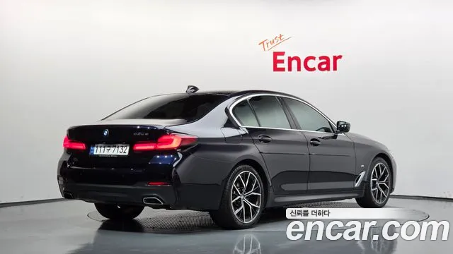 BMW 5-Series 2021 thumb 2