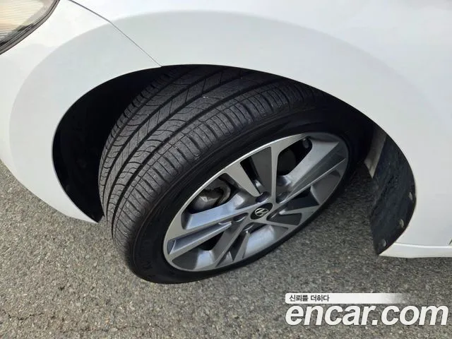 Hyundai Avante 2015 thumb 5