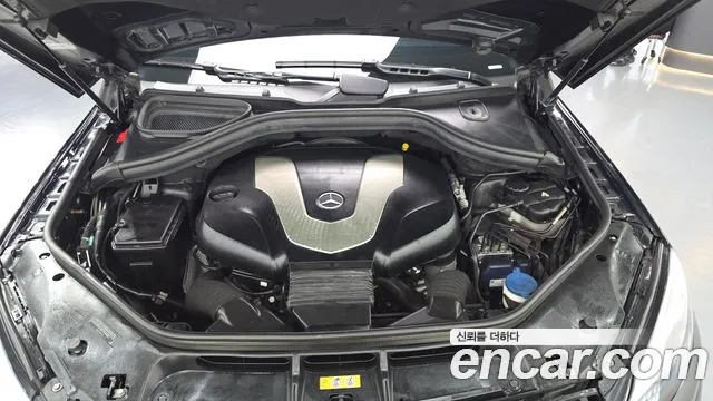 Mercedes-Benz GLE 2017 thumb 6