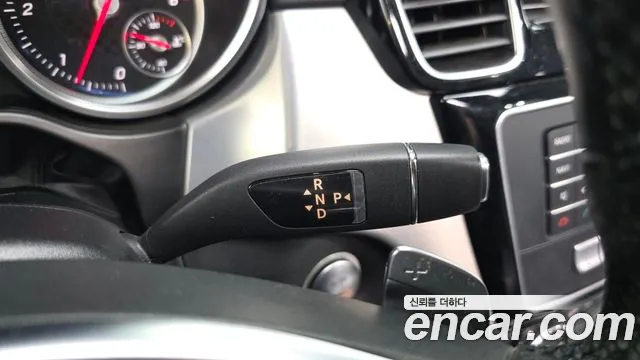 Mercedes-Benz GLE 2017 thumb 9