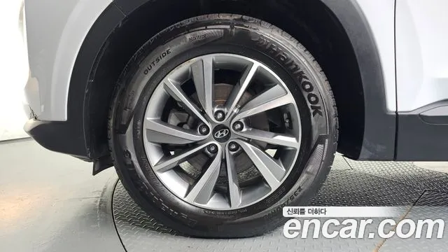 Hyundai Santa Fe 2019 thumb 5