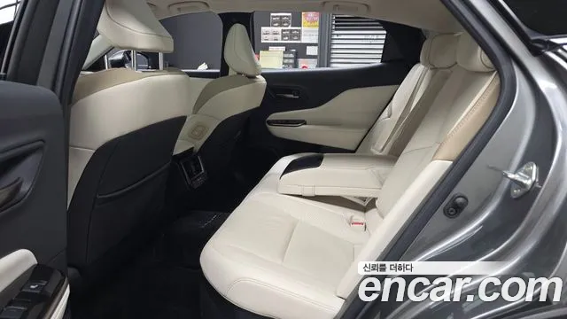 Toyota Crown 2024 thumb 11