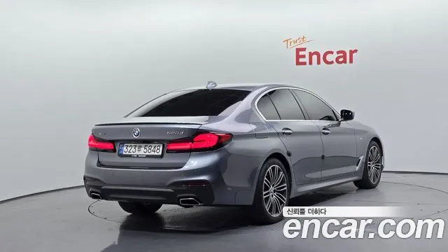 BMW 5-Series 2018 thumb 2