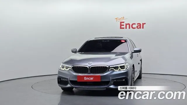 BMW 5-Series 2018 thumb 3