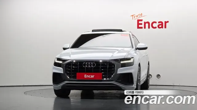 Audi Q8 2021 thumb 2