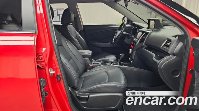 KG_Mobility_Ssangyong TIBOLI 2017 thumb 10
