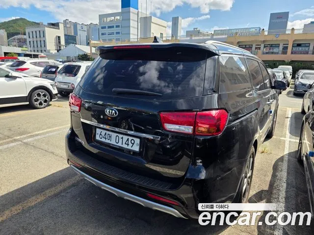 Kia Carnival 2016 thumb 2