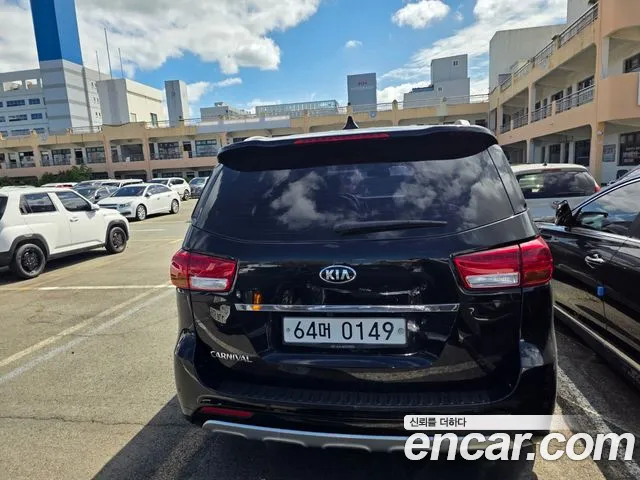 Kia Carnival 2016 thumb 4