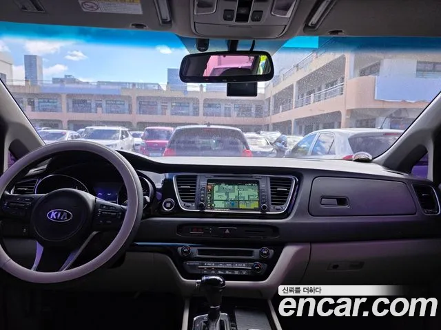 Kia Carnival 2016 thumb 7