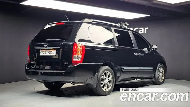 Kia Carnival 2013 thumb 2