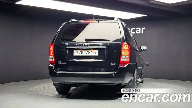 Kia Carnival 2013 thumb 4