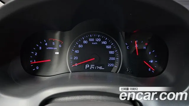 Kia Carnival 2013 thumb 8