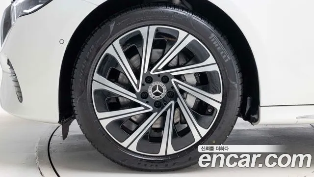 Mercedes-Benz E-Класс 2026 thumb 5