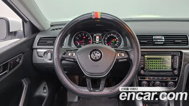 Volkswagen Passat (North America and China) 2018 thumb 12